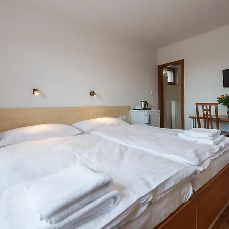 Leknín Penzion 4*