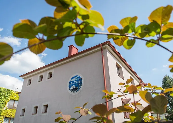Leknín 4*